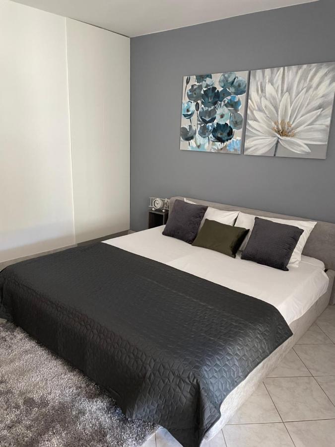 Leone Apartments With Free Parking Pula Exterior photo