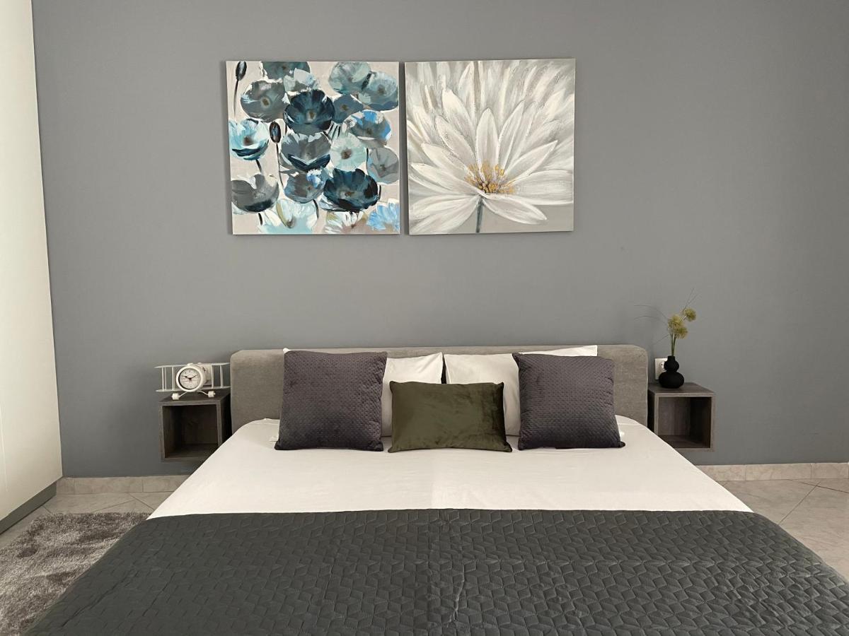 Leone Apartments With Free Parking Pula Exterior photo