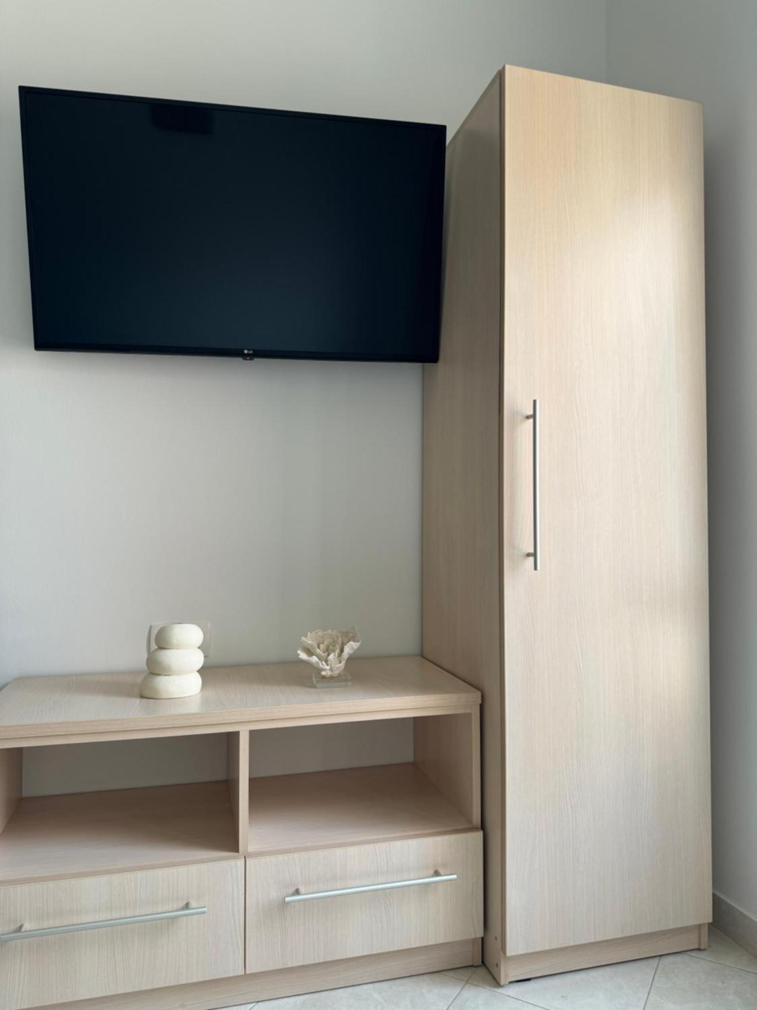 Leone Apartments With Free Parking Pula Exterior photo