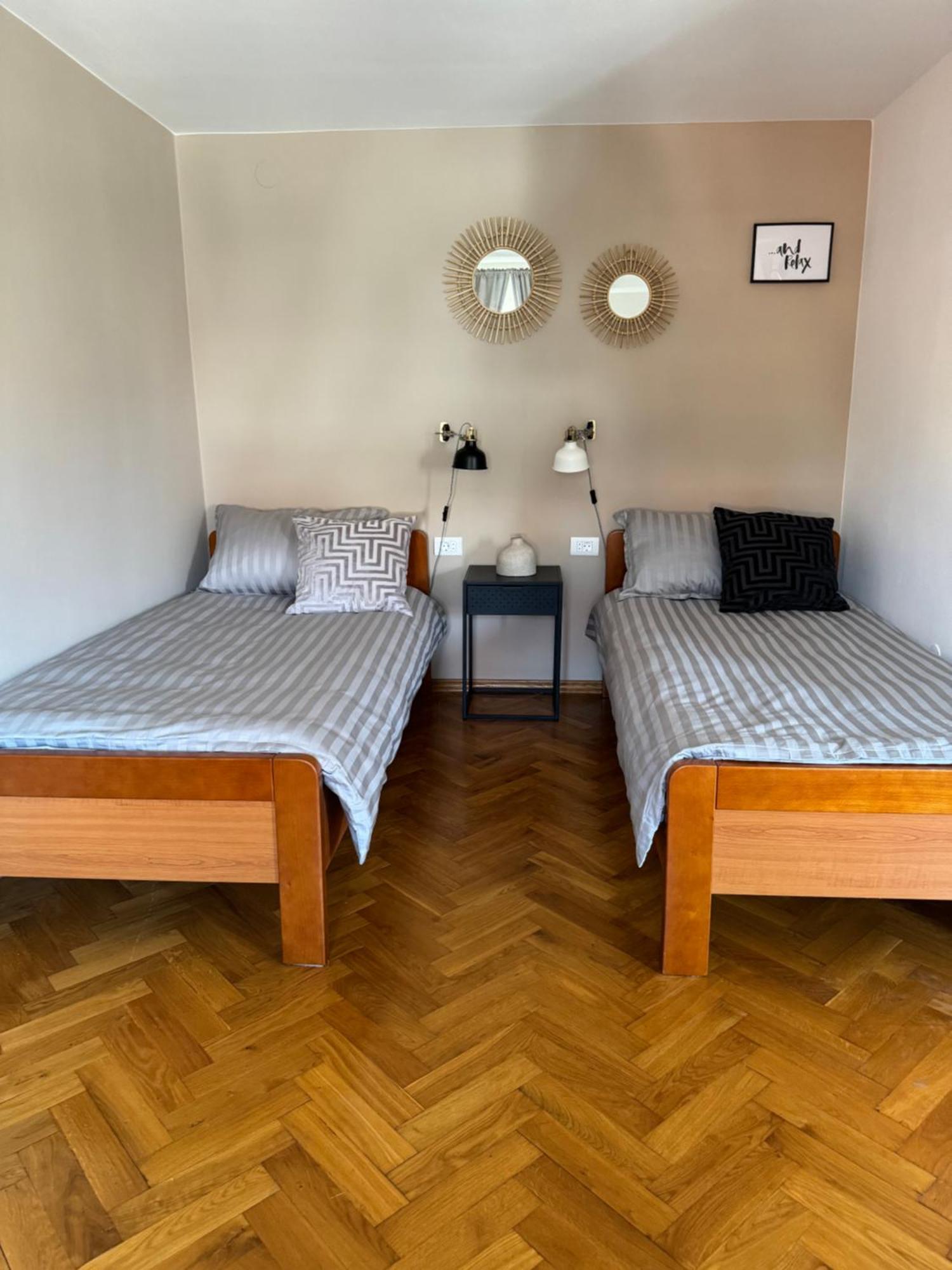 Leone Apartments With Free Parking Pula Exterior photo