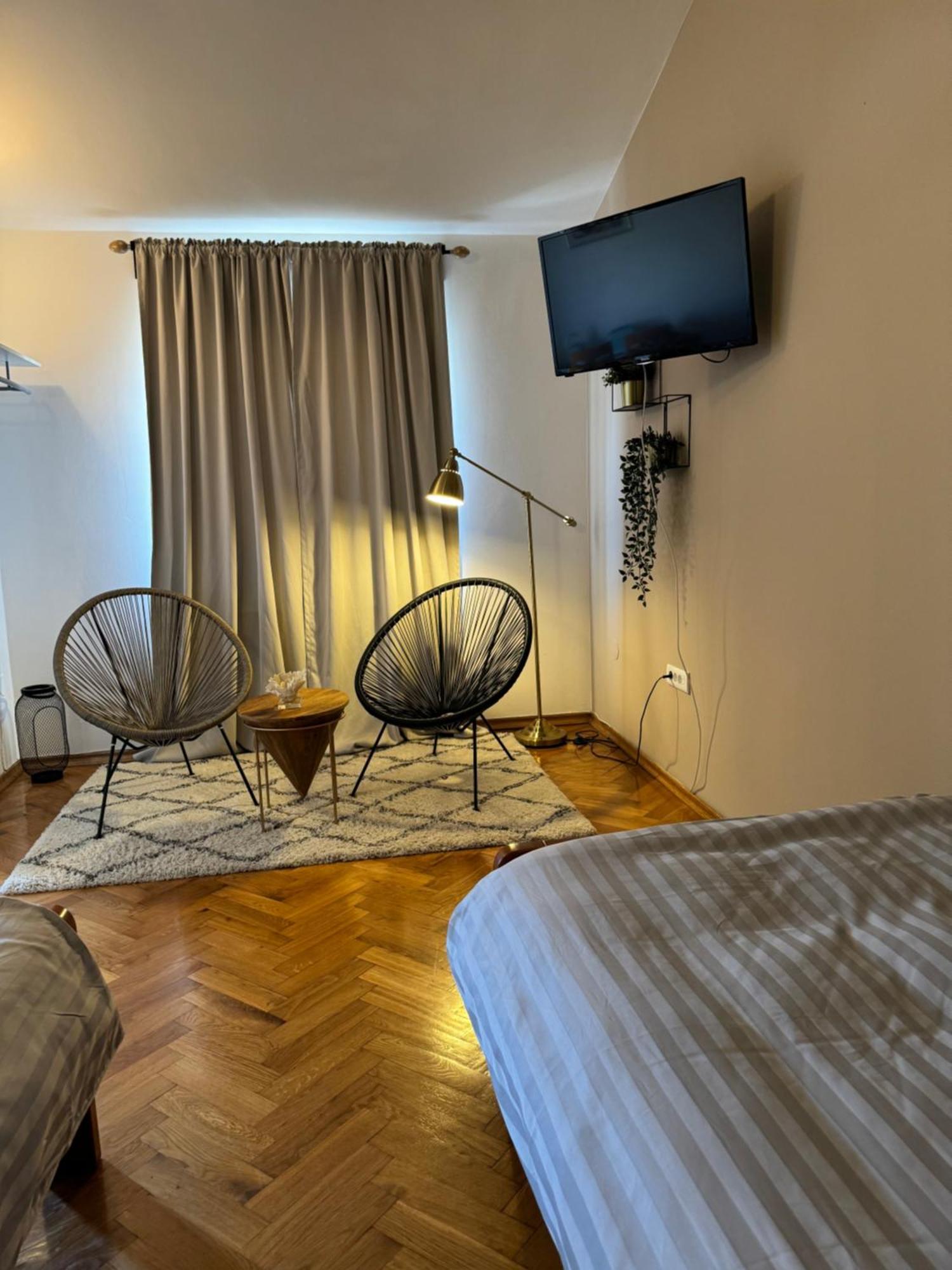 Leone Apartments With Free Parking Pula Exterior photo